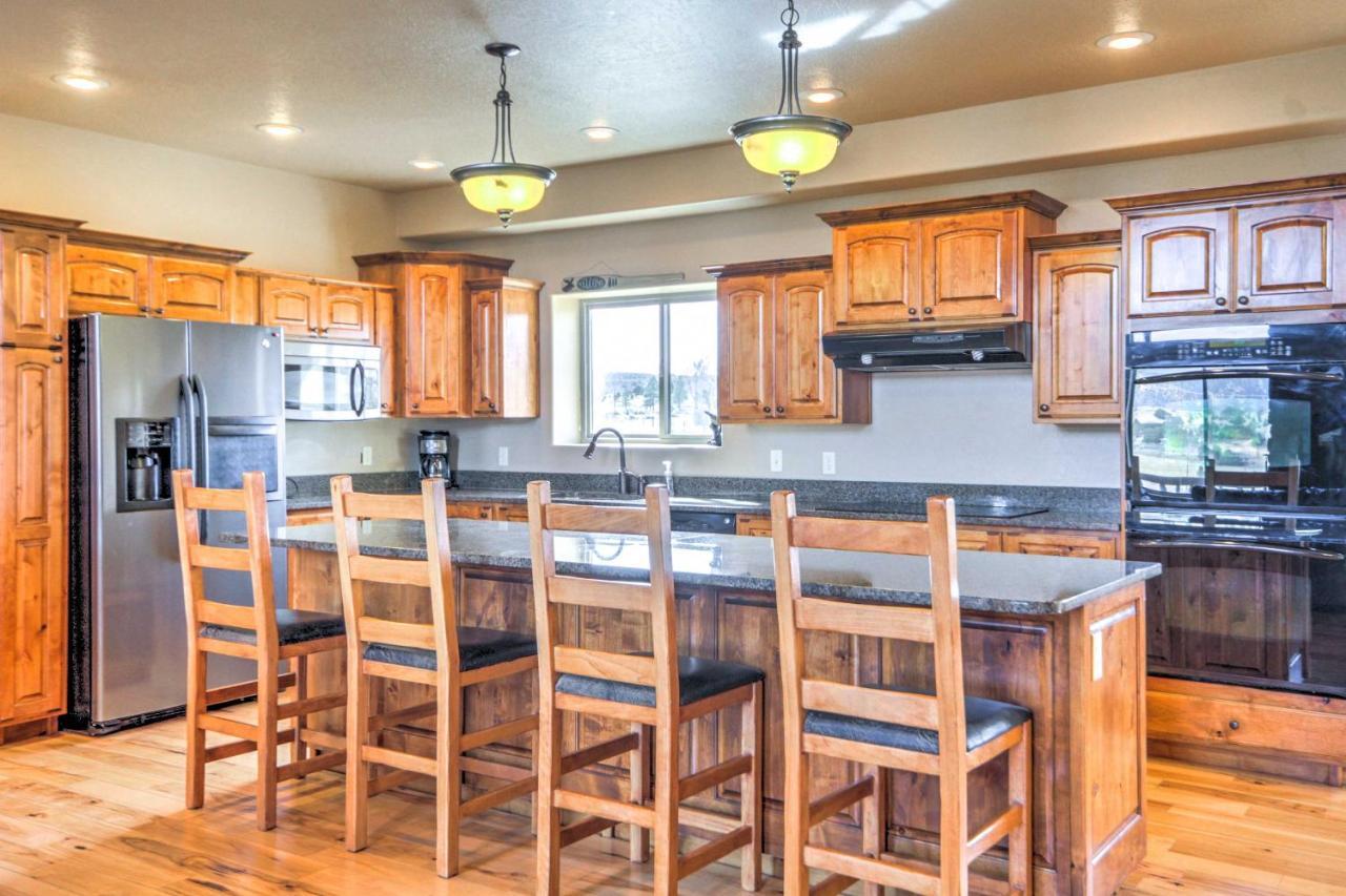Rustic Bryce Canyon Home With Deck On Sevier River! แฮทช์ ภายนอก รูปภาพ